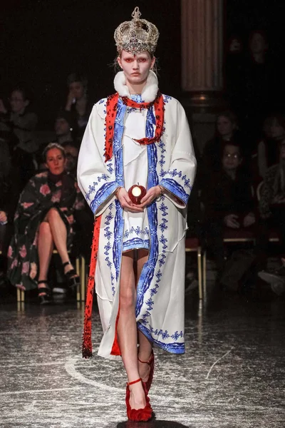 Look 38